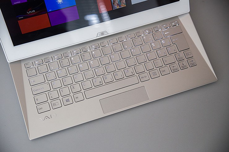 Sony Vaio Duo 13 (24).jpg